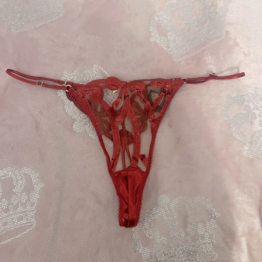Red Bow thong